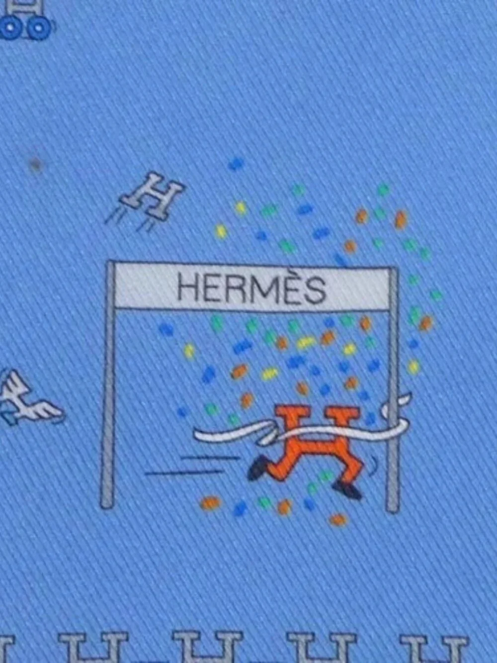 Auth HERMES Petit Carre Scarf Blue/White/Gray/Green Silk - e61868a - Picture 3 of 7